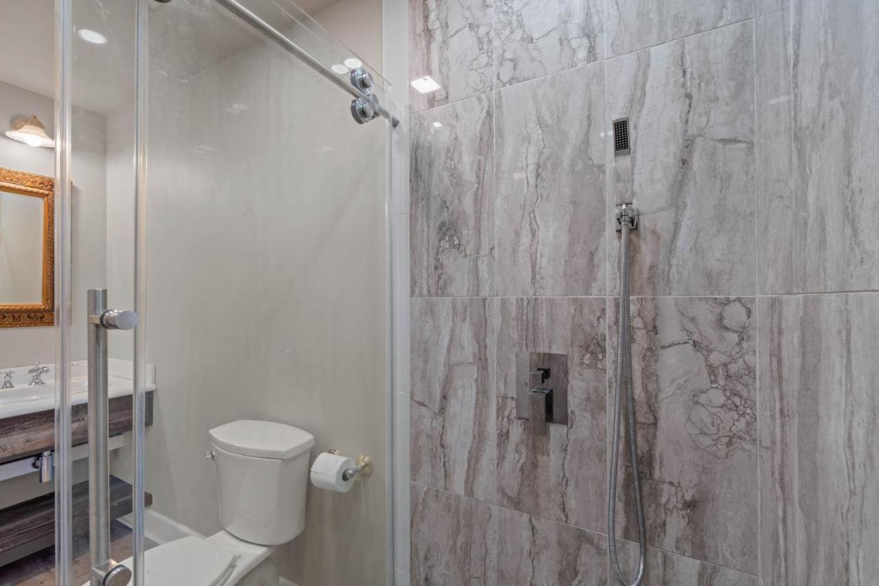 Helena'S Place, Fully Renovated Exclusive End Unit Townhouse เดสติน ภายนอก รูปภาพ