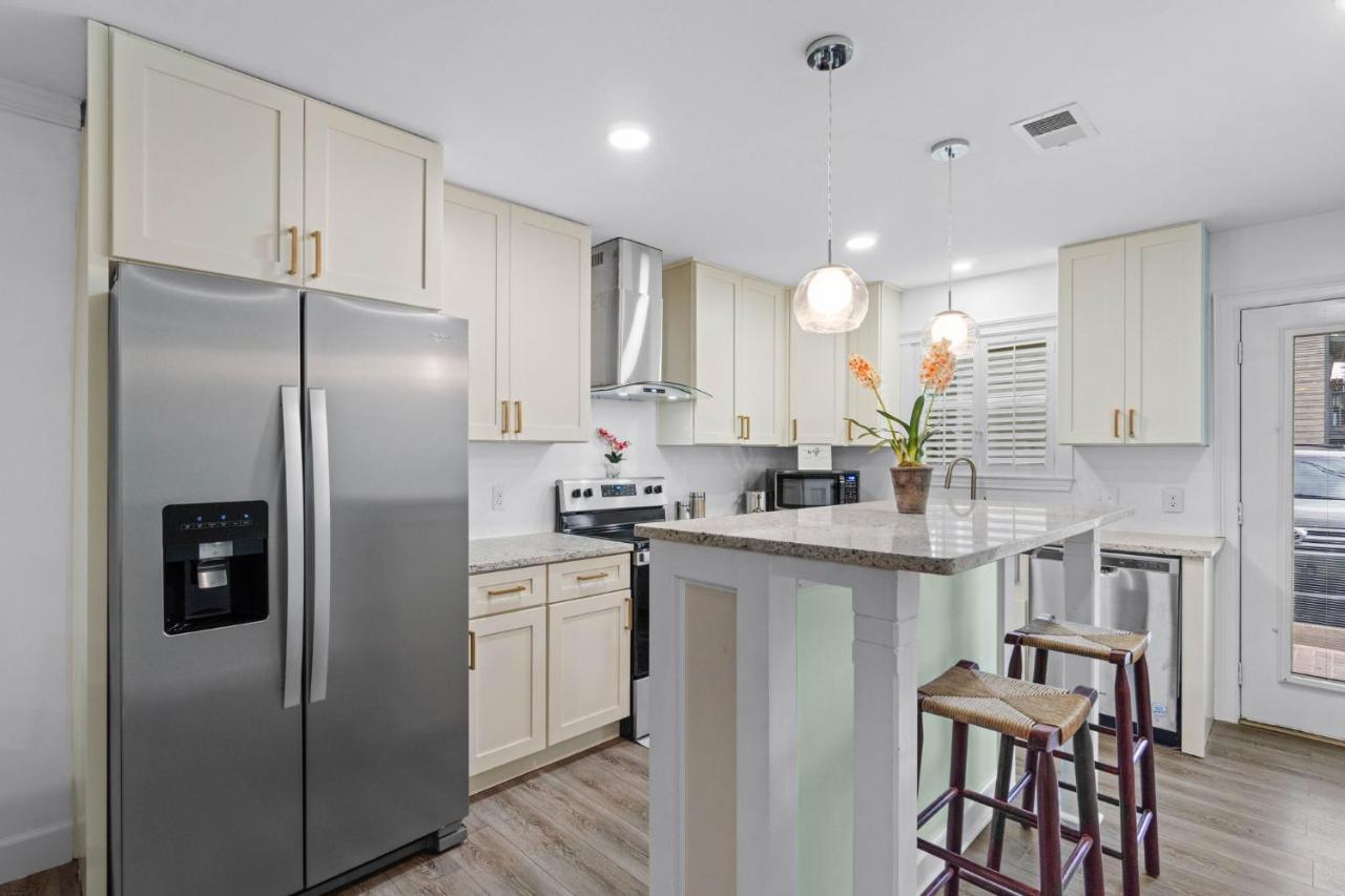Helena'S Place, Fully Renovated Exclusive End Unit Townhouse เดสติน ภายนอก รูปภาพ