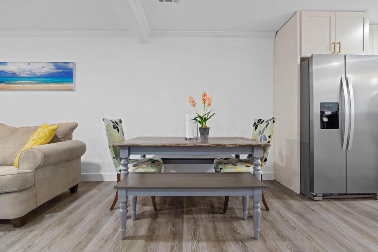 Helena'S Place, Fully Renovated Exclusive End Unit Townhouse เดสติน ภายนอก รูปภาพ